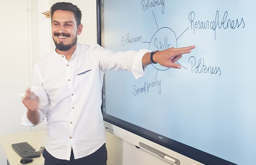 Apprendre une langue : Duolingo ou cours en présentiel ?